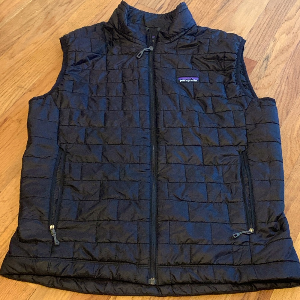 Patagonia Men’s Nano Puff Vest, Medium, Black.  Like new! EUC